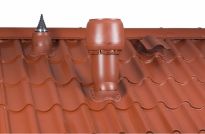 Eliitti przejście dachowe VILPE czerwone - zestaw na dachu.
